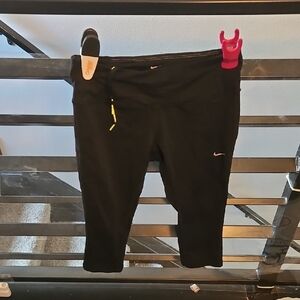 Womens Size Small.  Nike Leggging. 3/4 Leggings